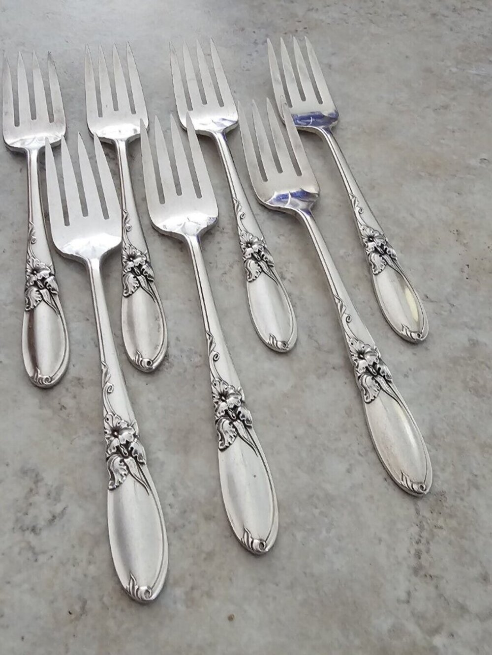 7 Oneida Silverplate White Orchid Salad Fork 6.75" delicate floral 1953 - Picture 4 of 14